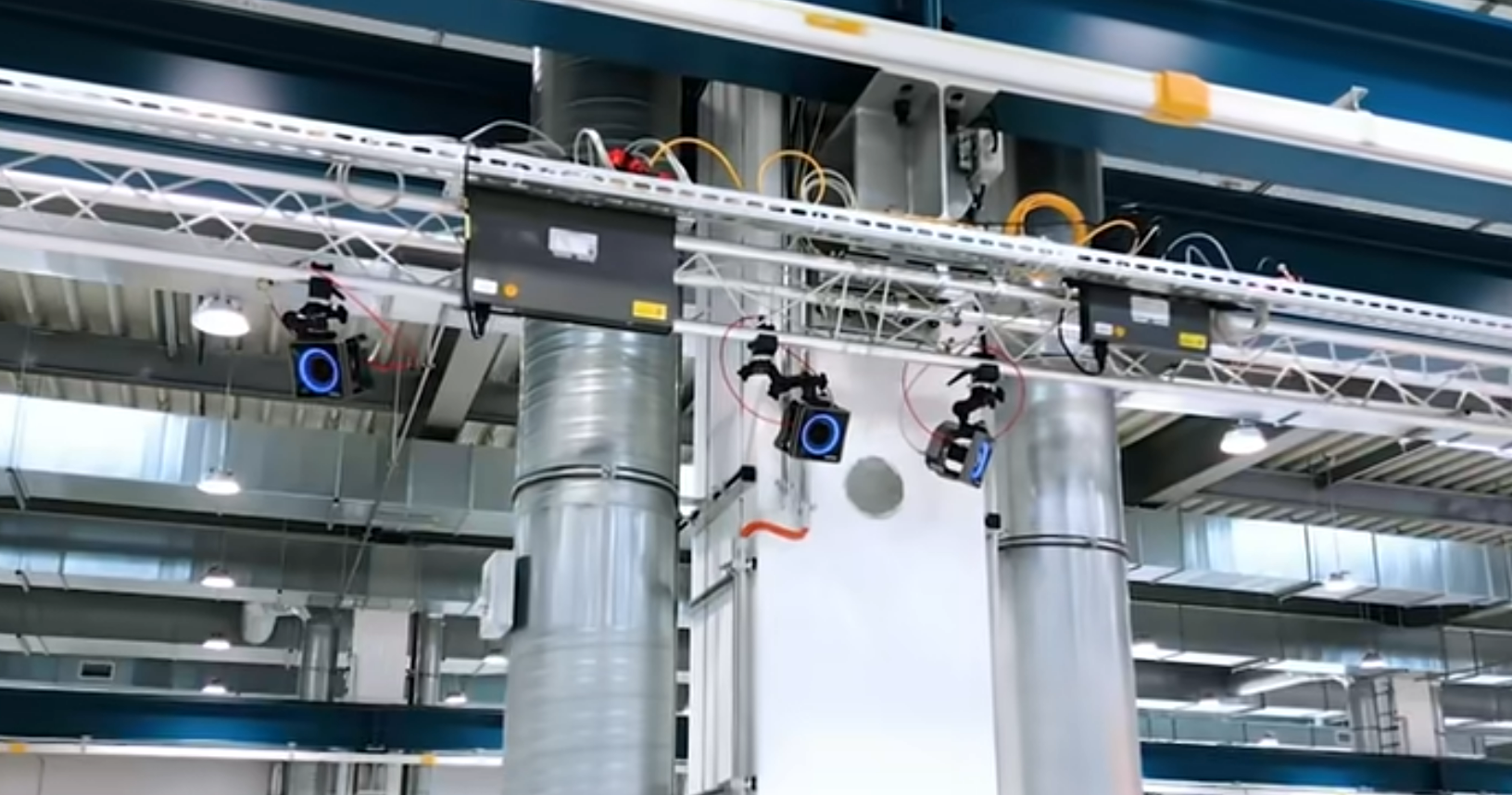 优发国际·虚拟动点赋能相助同伴解锁机械人一连空翻