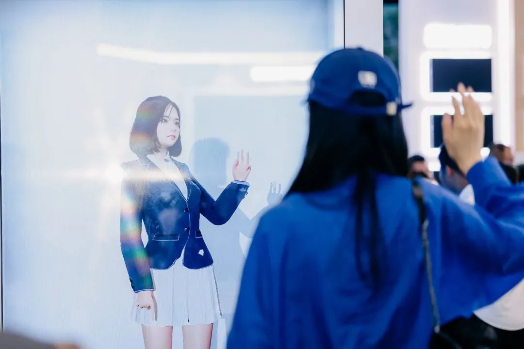 “AI+智能显示”引领未来 优发国际新品InfoComm展大放异彩