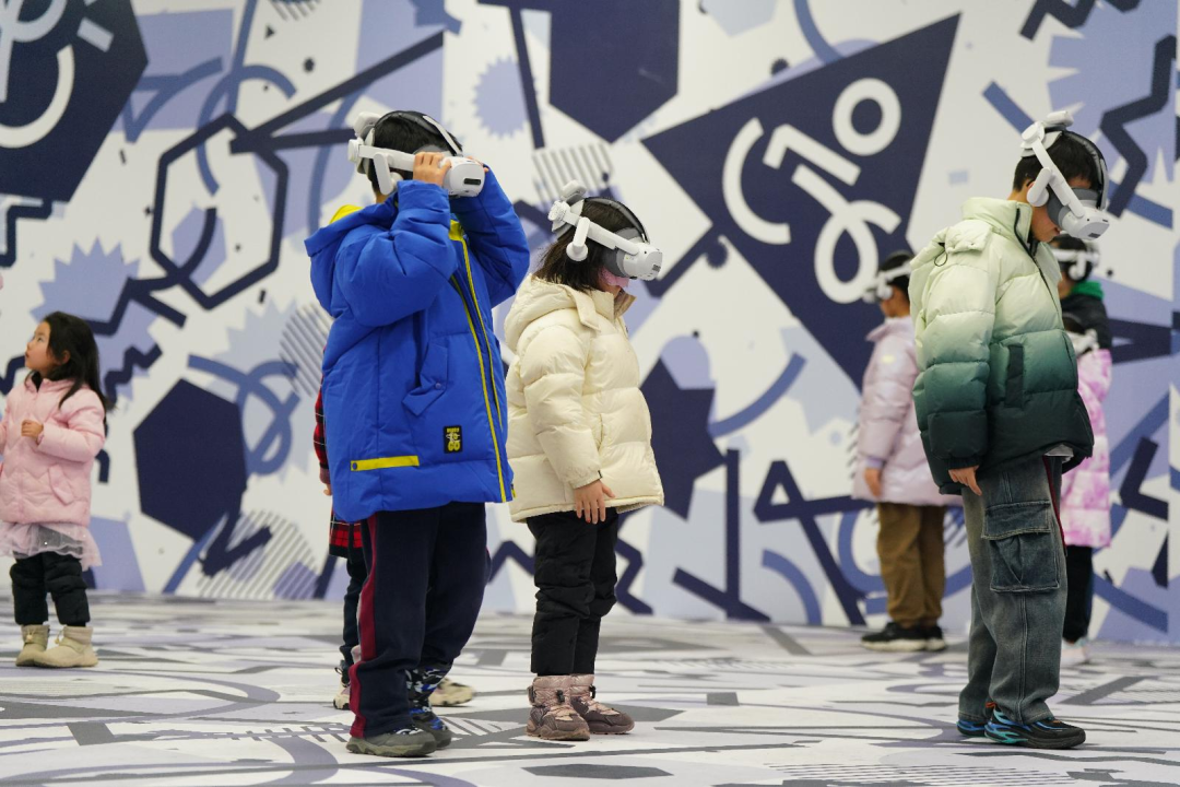 VR大空间 | 优发国际·德火科技携手新华网、北京天文馆打造宇宙探索新体验