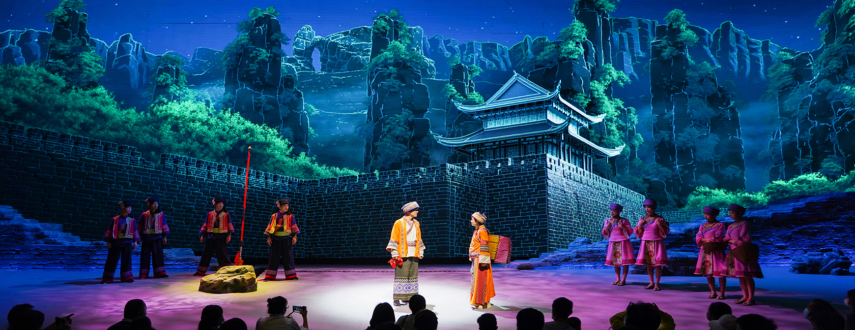 张家界大庸古城大型室内情境演绎《遇见大庸》